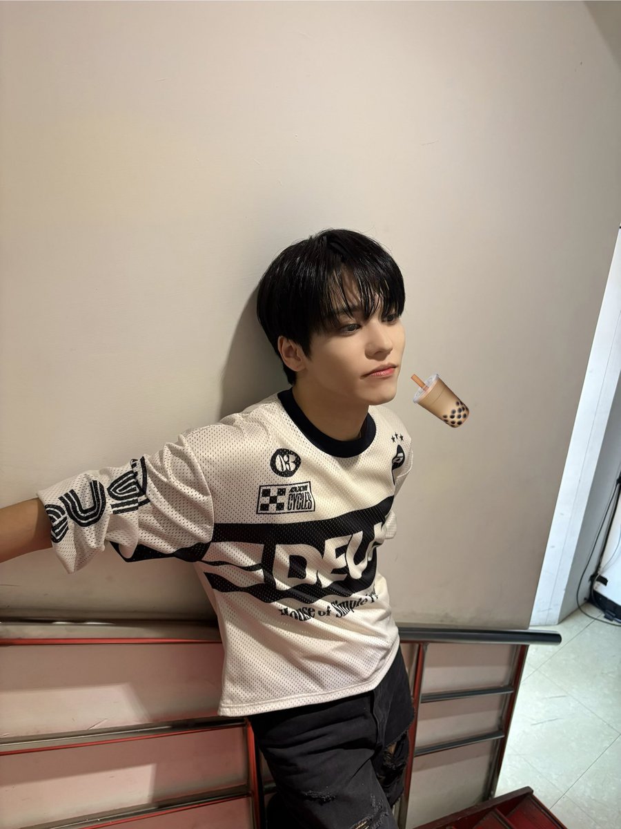 ONF_members's tweet photo. [#유토 #YUTO]
 之後會為大家展現更多帥氣的舞台，愛你們💙 https://t.co/iCxm3ixACC