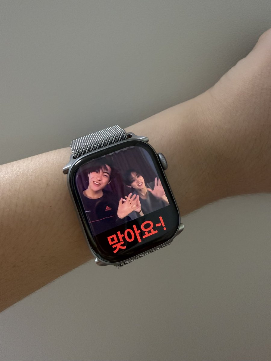 anggeumbb's tweet photo. 애플워치 샀다 😁✌🏻🧑🏻‍🩰⌚️💕 https://t.co/yvAbZ1SbKE