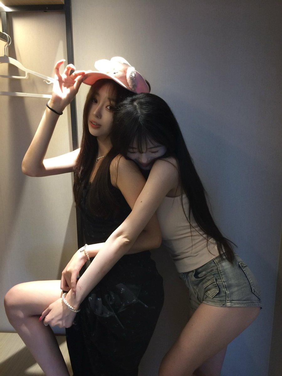 Rameshk02438017's tweet photo. 我很色
其实我闺蜜比我更色 https://t.co/cVqzNZY73j