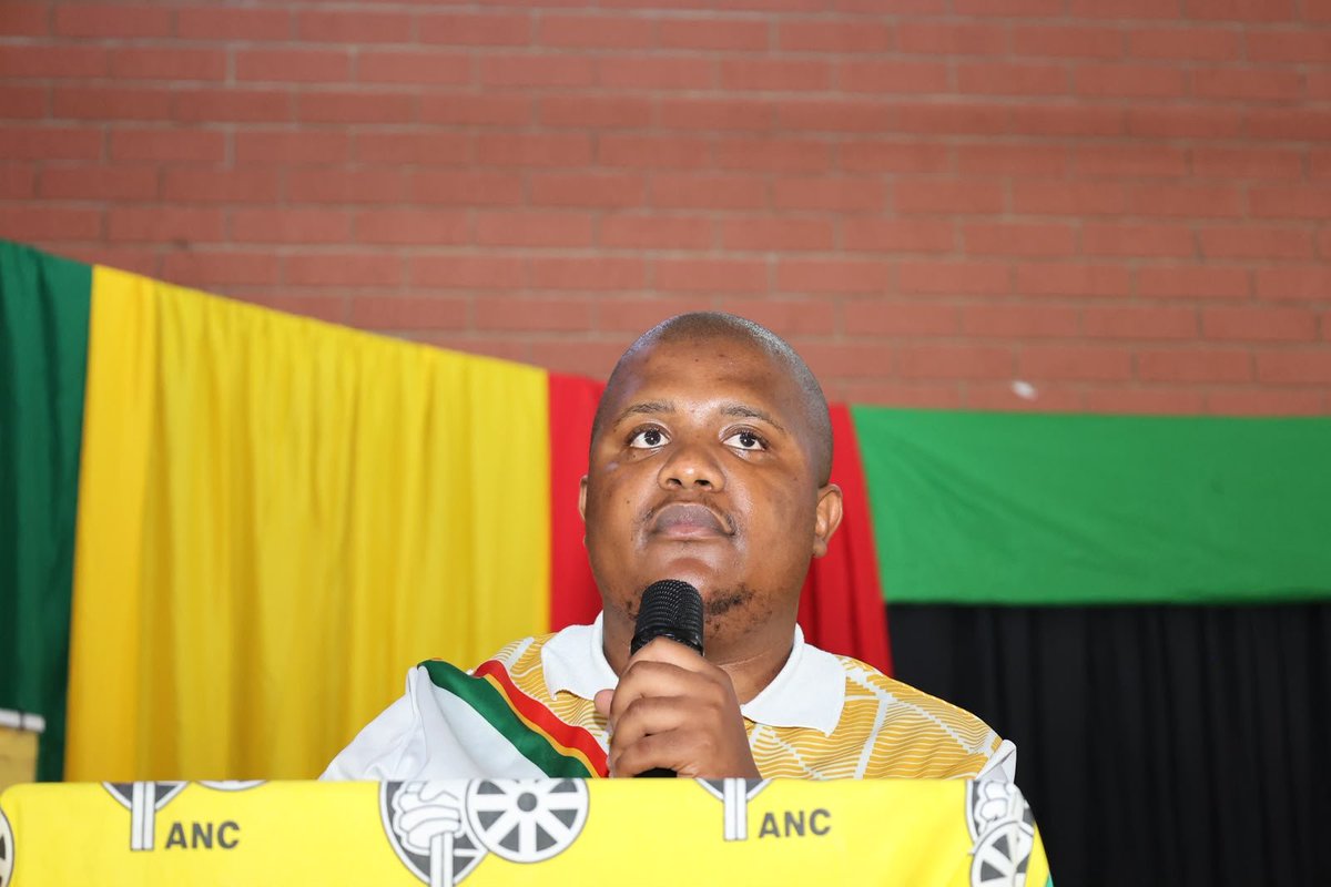 ANCYLhq's tweet photo. The ANCYL Deputy President, Cde Francisco Dyantyi, addressed the Progressive Youth Alliance (PYA) Siyanqoba Rally at Walter Sisulu University, Mthatha Campus, in the Eastern Cape. 

The programme focused on the delivery of the PYA Manifesto and the introduction of PYA candidates, as part of efforts to mobilise young people and strengthen the alliance ahead of the upcoming elections.

#ANCYLAtWork
#RoarYoungLions