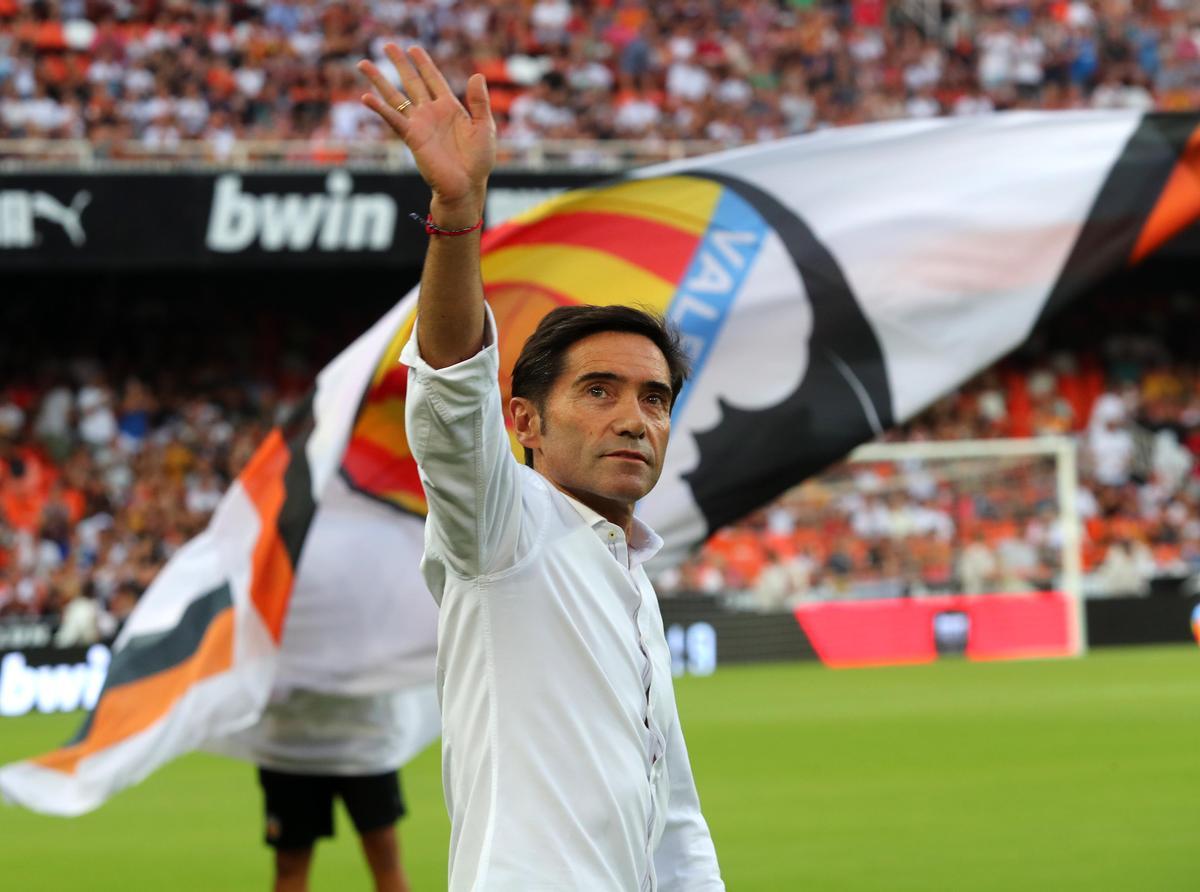 WinamaxDeportes's tweet photo. 🚨🔴 ÚLTIMA HORA | Marcelino vuelve a casa.

El exentrenador del Valencia había salido a comprar pero, tras comprobar que era domingo, decidió regresar a su domicilio para descansar.