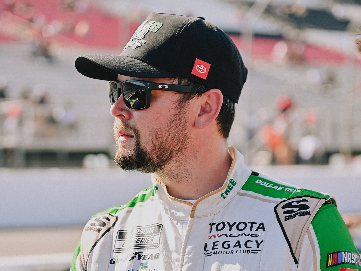 Erik_Jones's tweet photo. Let's boogie. @NASCARonUSA 3PM ET. https://t.co/jh5knCya9x