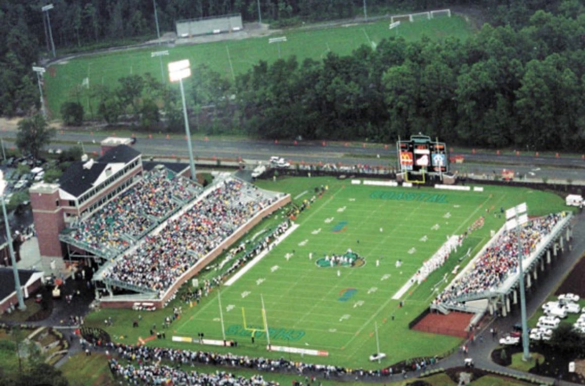 ChantsSzn's tweet photo. How far Coastal Carolina has come …

#Chants https://t.co/jv9b6KrYu6