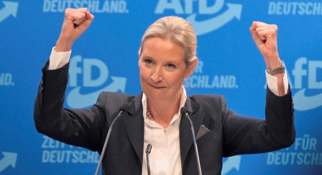 Natute123's tweet photo. 🇩🇪🇩🇪 We are going to LEAVE the European Union. We don't need the EU. We will deport the ILLEGAL IMMIGRANTS and increase BORDER SECURITY.

Do you think this is right decision??

A) Yes 🟢 

B) No 🔴 https://t.co/mSRgVTDPPE