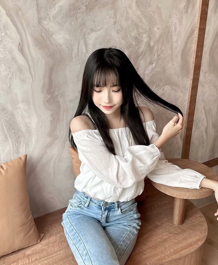 yien1129's tweet photo. 看起來好像什麼都不缺了
其實缺一個願意認真聽我講話的人 https://t.co/06TJXYscUR