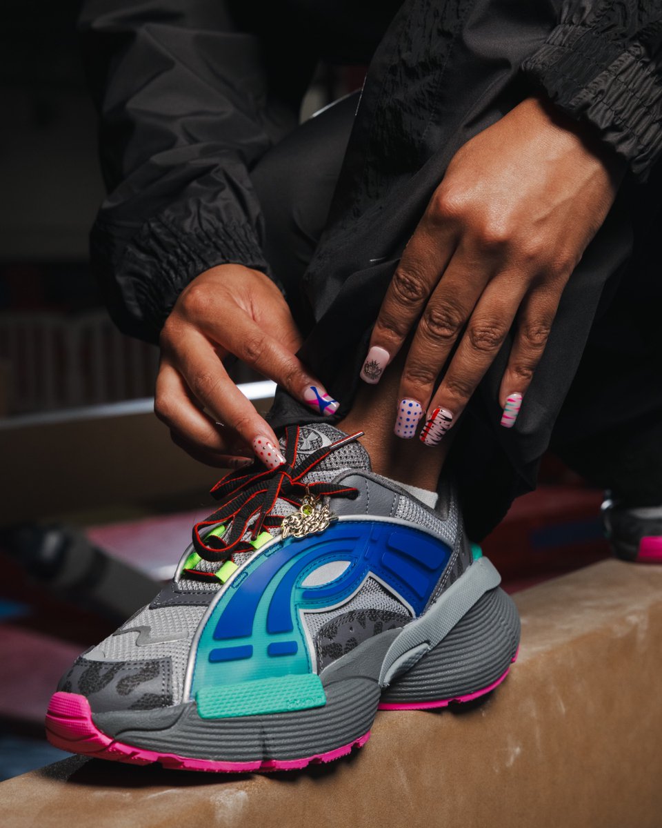 DTLRVILLA's tweet photo. When fashion and athletics comes together! the #Underarmour Woven set
and Arc 96 ‘fresh set’ is available in-store and online at https://t.co/r3wstZuDEh. https://t.co/vuwBa2opyh