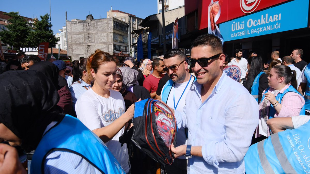 halityagmur's tweet photo. Kırtasiye Destek Programımız kapsamında 5.000 öğrencimize eğitim desteği ulaştırmanın gururunu yaşadık. Geleceğimizin teminatı olan evlatlarımızın eğitim yolculuğuna katkı sunmak, yarınlarımız için yapılan en değerli yatırımlardan biridir.

Türk gençliğinin milli ve manevi değerlerine bağlı, donanımlı ve güçlü bireyler olarak yetişmesi en büyük temennimizdir. Bu anlayışla, gençlerimizin yanında olmaya ve onların geleceğine katkı sağlayacak çalışmaları kararlılıkla sürdürmeye devam edeceğiz.

Destek programımıza katkı sunan tüm gönüldaşlarımıza teşekkür ediyor, öğrencilerimize başarılı bir eğitim öğretim yılı diliyoruz. 🇹🇷

@ayyildirim1 
@Ulku_Ocaklari