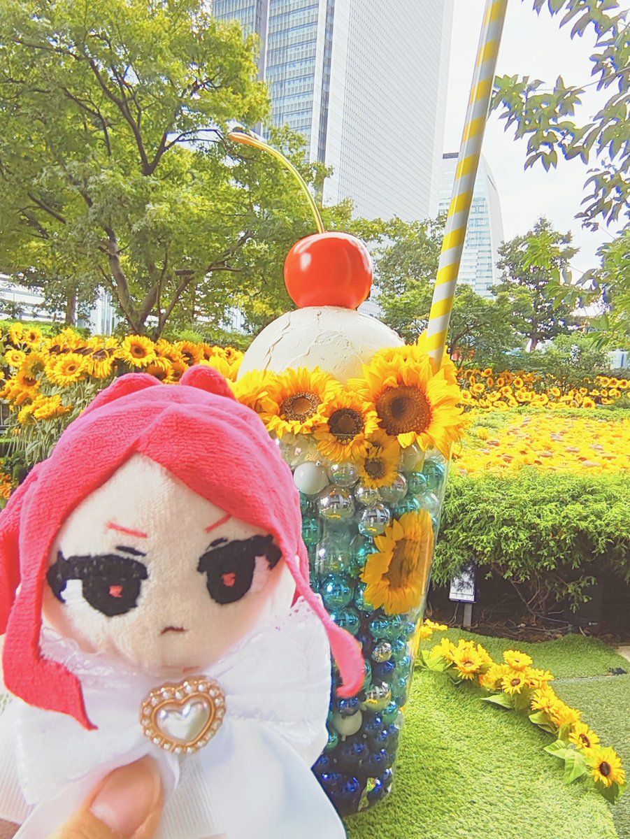 L4xB2's tweet photo. まあそれはそうと今日は一緒にひまわり見に行ったよね、楽しかったよね！ダークサクラ！ https://t.co/9EbMxLakte