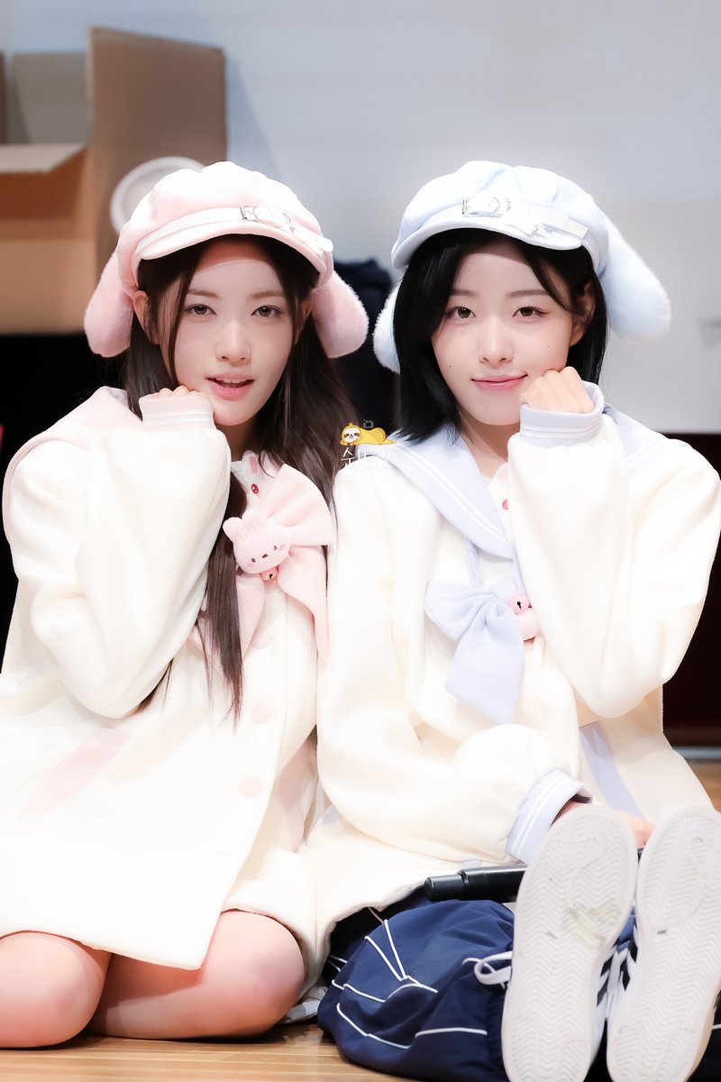 sunboneulbo's tweet photo. 260905 애플뮤직 팬사인회

아퐁서퐁

#AtHeart #앳하트
#ARIN #아린 #프롬아롱 
#SEOHYEON #서현 https://t.co/fBLGMFG6Ve