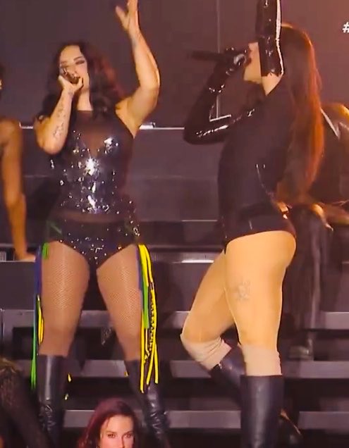 latinfenty's tweet photo. 11 de Agosto:
Pabllo Vittar com a Rosália 

12 de Setembro:
Pabllo Vittar com a Demi Lovato https://t.co/rjS1kQ6ep9