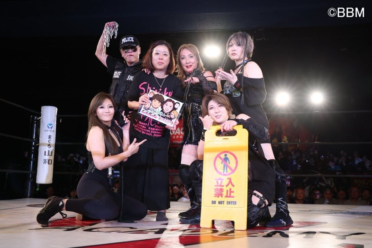 shupromobile's tweet photo. 【週刊プロレスmobile】OZアカデミー最後の新宿FACE、なつぽいが尾崎魔弓と大乱戦、“正危軍の安納”と因縁勃発で横浜武道館でオイモカブキに挑戦、ちびっこ愚連隊8連勝で急展開、尾崎からFACE支配人に感謝のプレゼント…OZアカデミー新宿詳報
https://t.co/4dFen661Wf
#週プロモバイル　#OZアカデミー https://t.co/0AW3rB4H80