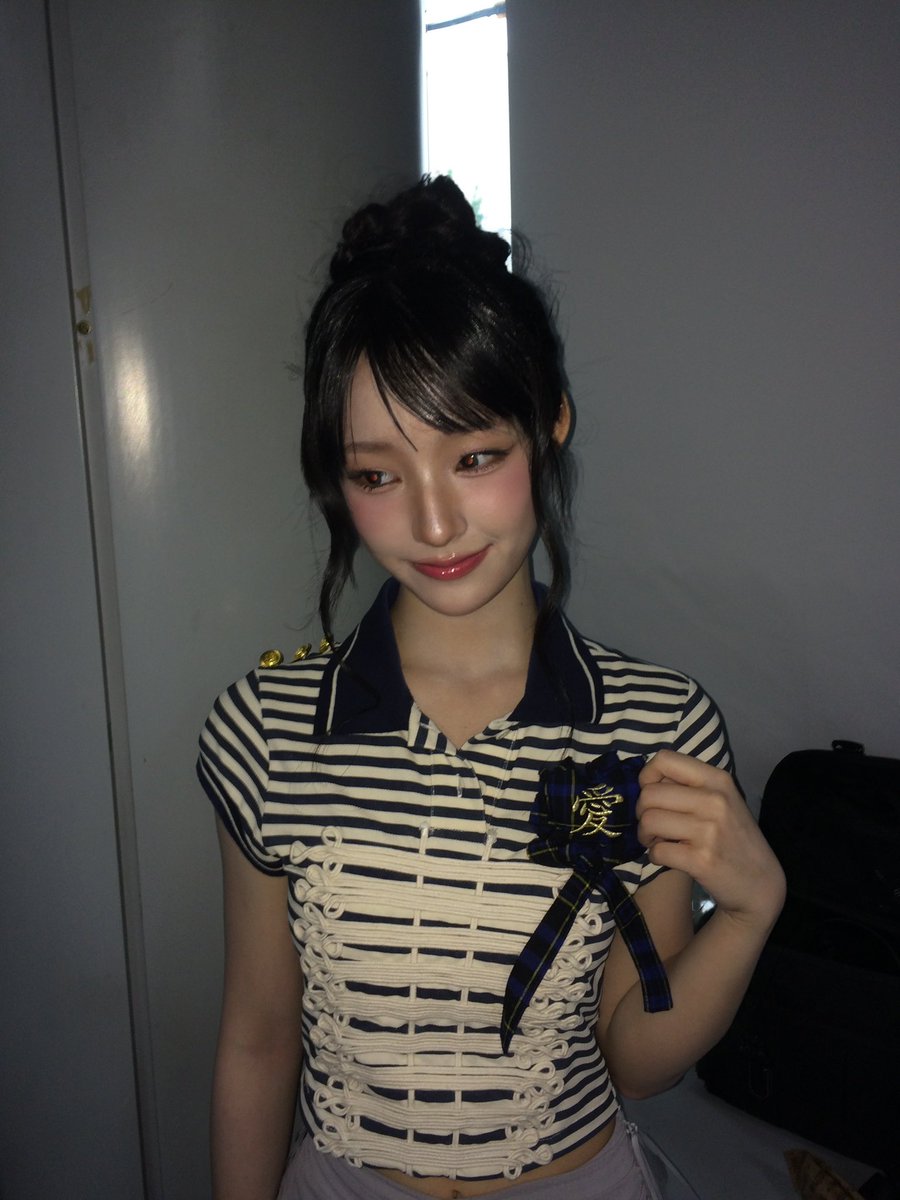 UNIS_offcl's tweet photo. 인가도 끝~!⭐️
내가 정말 많이 사랑해 엡떠🥹💖

#UNIS #유니스
#YUNHA #방윤하 https://t.co/R4HOHhMxiP