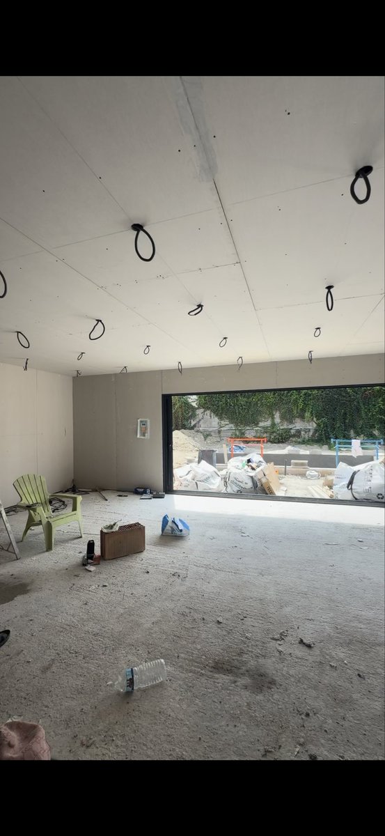 namyecom's tweet photo. Grâce à l’ecom j'ss en train de finaliser l’un de mes new projets immo: la construction de ma villa de rêve pour les vacances dans le Sud de la France 🥹🩷  Je documente tt en story insta depuis le début… hâte d'y partager le résultat final bientôt, Allahy barek!! https://t.co/nNz5pxYEin