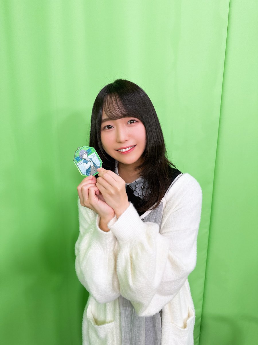 Hina_Youmiya's tweet photo. 『アワーノーツリリース日決定特番』

アワーノーツのリリース日が
9月24日に決定いたしました✨
夜遅い時間でしたが
一緒に盛り上げていただきまして
ほんとうにありがとうございます...！
P.S燈ちゃんグッズを真ん中に挟むように
お写真を撮っていただきました✨

#アワーノーツリリース0924 #MyGO https://t.co/rOg33mIFlM