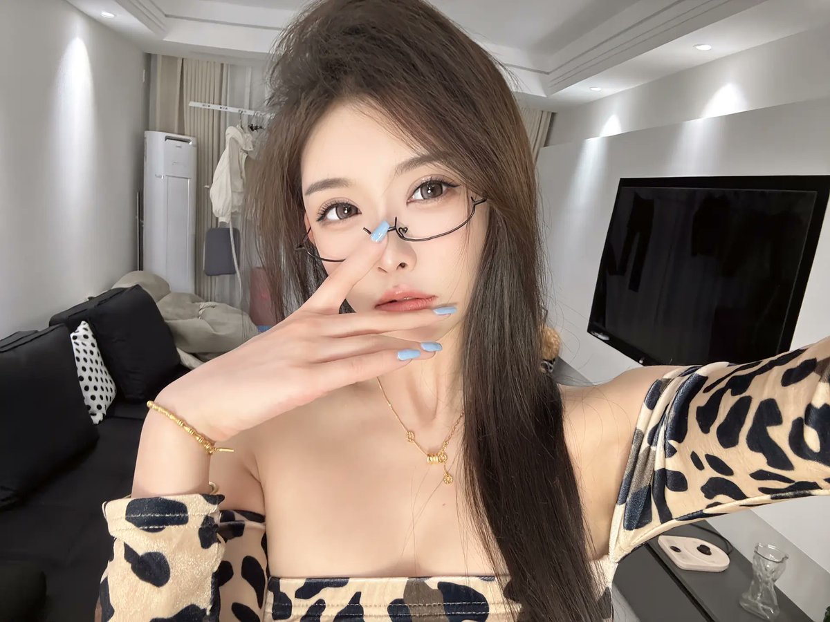 Delaneye2r1's tweet photo. 好妈妈就是我 我就是你的好妈妈。。要不要把“好妈妈”这层皮给我撕掉... https://t.co/ZV3l3SYsbD