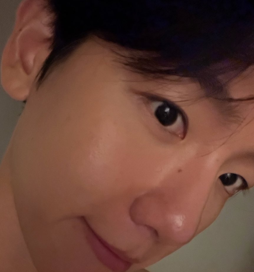 bubblebaekhyun4's tweet photo. 13.09.69 🐶🍓#บับเบิ้ลแบคฮยอน 

🐶: พอได้เห็นเอรีแล้วรู้สึกดีจริงๆ❤️

🐶: เหมือนว่าอยากส่งรูปอะไรสักรูปให้ แต่เป็นรูปที่ถ่ายไว้ก่อนอาบน้ำอะ ฮ่าๆ

🐶: เอาเป็นว่าส่งแค่นี้ละกัน! 555
🐶: 555 ขอโทษนะ… พอดีถ่ายเสร็จแล้วก็เข้าไปอาบน้ำเลย… เอาแค่นี้ประมาณนี้ได้ไหม?…

#백현 #baekhyun https://t.co/h9F6rl7hW1
