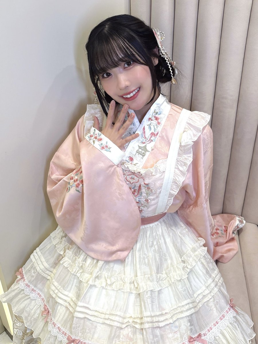 Sakakura_Sakura's tweet photo. 香港ファンミーティング ありがとうございました！！💐✨

みんなに会えて本当に嬉しかったです🥹
トーク、ゲーム、ミニライブ、お渡し会など…楽しんでもらえたでしょうか…！！
想いも沢山伝えてくれてありがとう💓
また香港に来られるよう頑張ります!!

謝謝！我爱你🫶 https://t.co/21HnWfqKOr