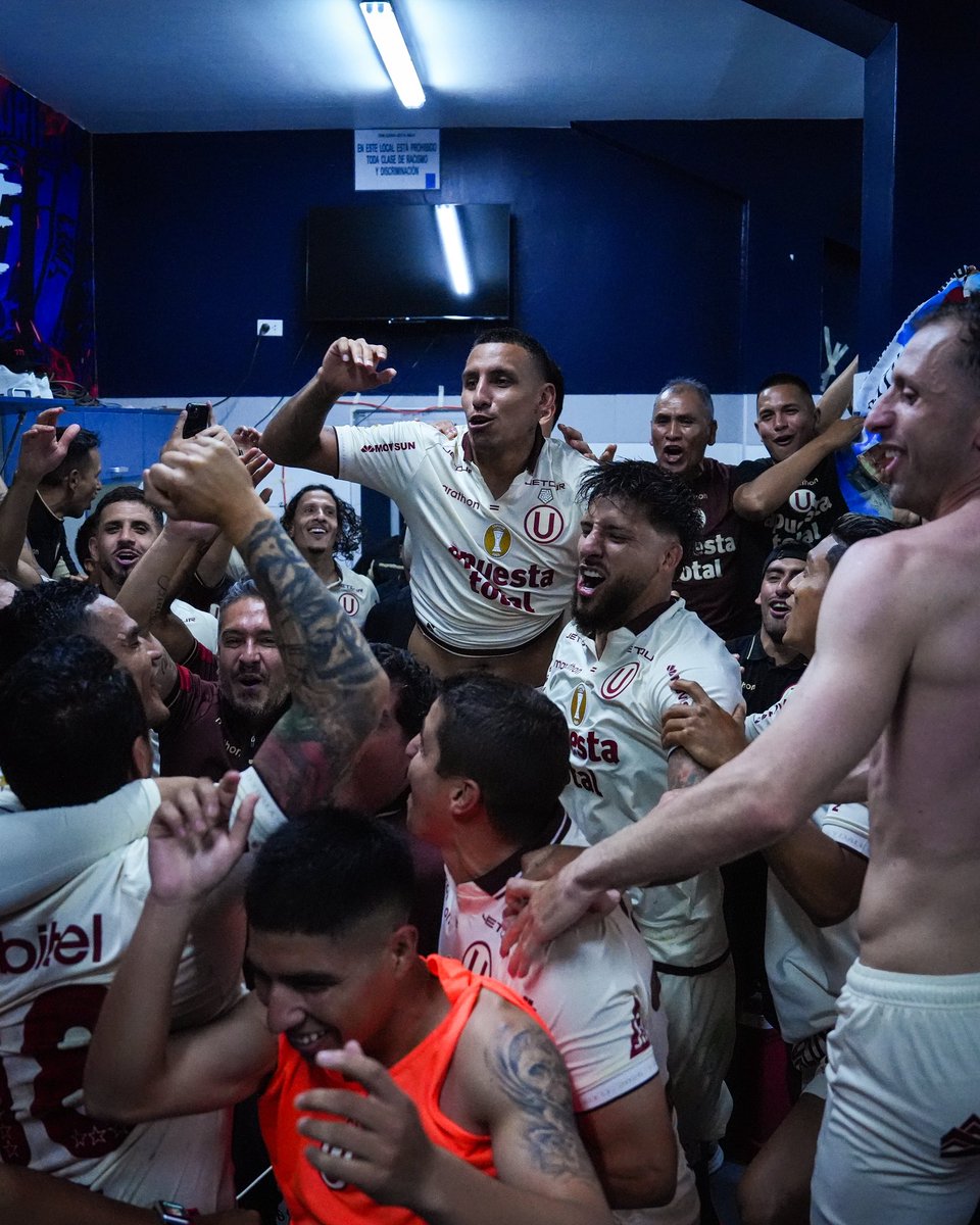 Universitario's tweet photo. “𝑃𝑜𝑟𝑞𝑢𝑒 𝑐𝑢𝑎𝑛𝑑𝑜 𝑙𝑎 Ⓤ 𝑔𝑎𝑛𝑎, 𝑒𝑙 𝑚𝑢𝑛𝑑𝑜 𝑒𝑠 𝑢𝑛 𝑙𝑢𝑔𝑎𝑟 𝑚𝑒𝑗𝑜𝑟” ✍️

#ConLaUsiempre
#UnaHistoriaDeGrandeza https://t.co/J19NWDMNXz