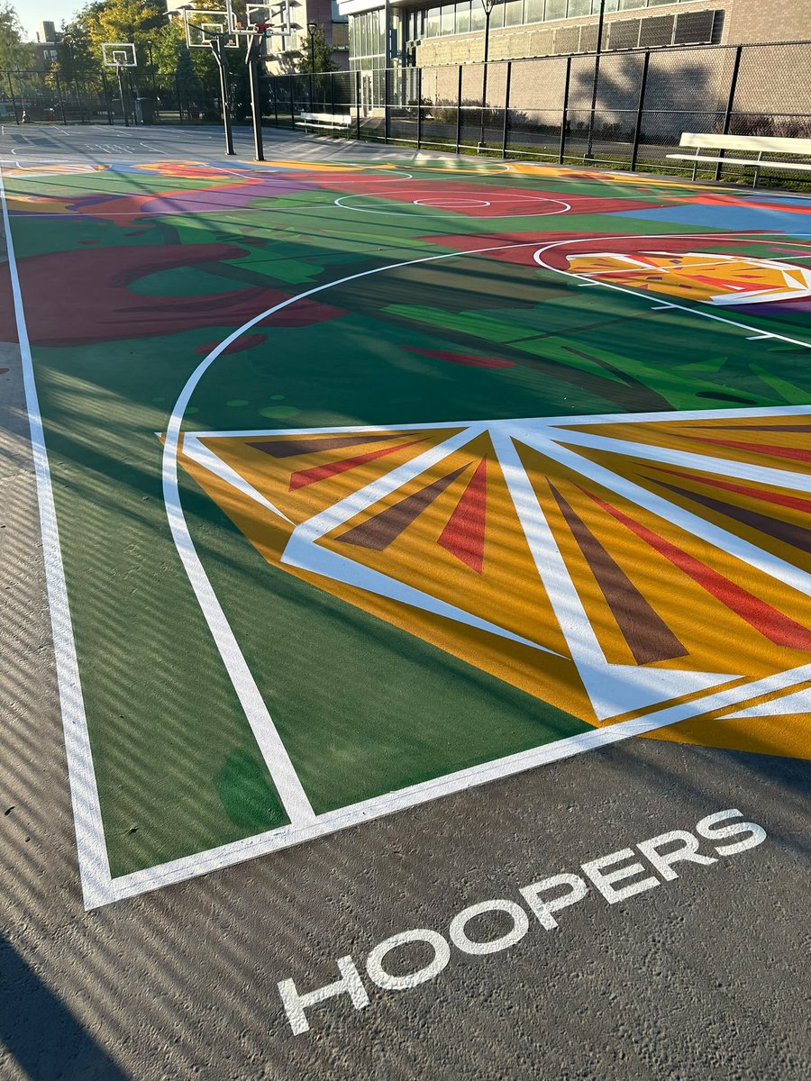 B24Dunk's tweet photo. Hoopers inaugurou um court numa escola básica em Boston com programa de língua portuguesa e forte presença da comunidade emigrada, em parceria com Neemias Queta, Delta Cafés e Sumol. https://t.co/grAKkGhhtn