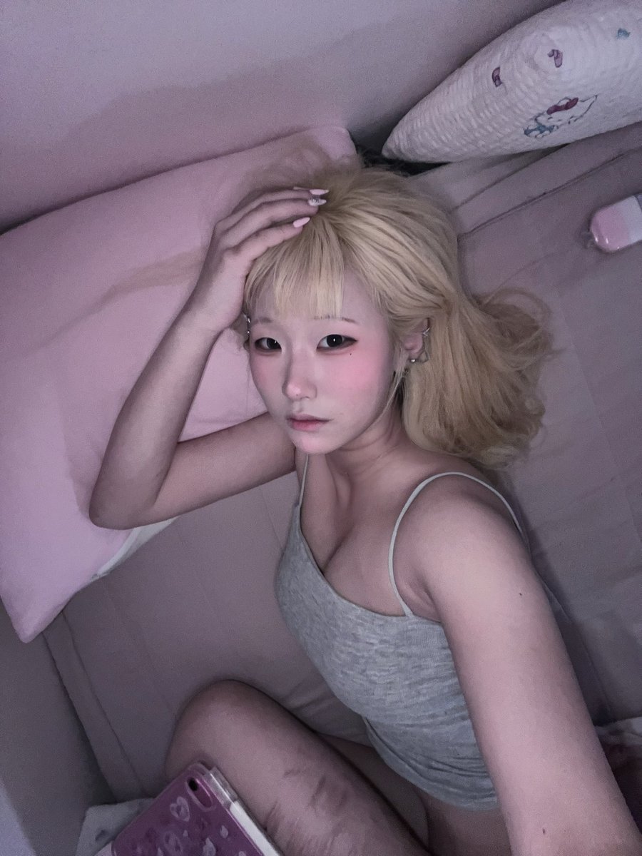 _l0ee's tweet photo. #wlw #일상계_𝕏친소 #트친소 https://t.co/kqJyayXUSr