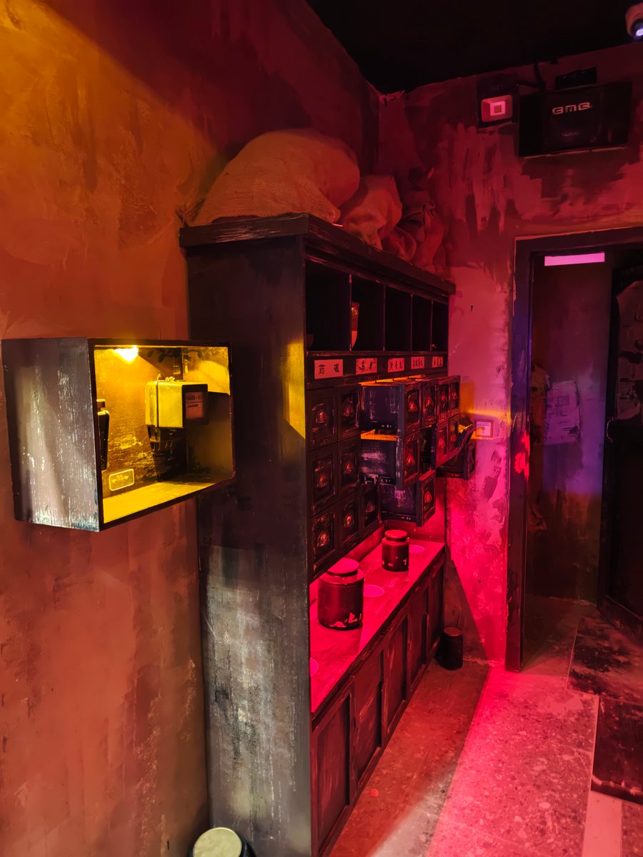 RhonaCarri04x's tweet photo. This locked room’s hiding clues that’ll twist your brain—can you escape before time runs out  #RoomEscapeChallenge https://t.co/BidL5z3vwf