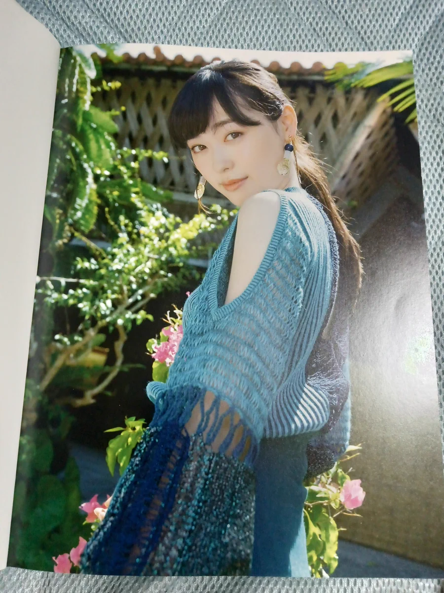 津留崎重徳 в X: „福原遥写真集「これから」“ / X