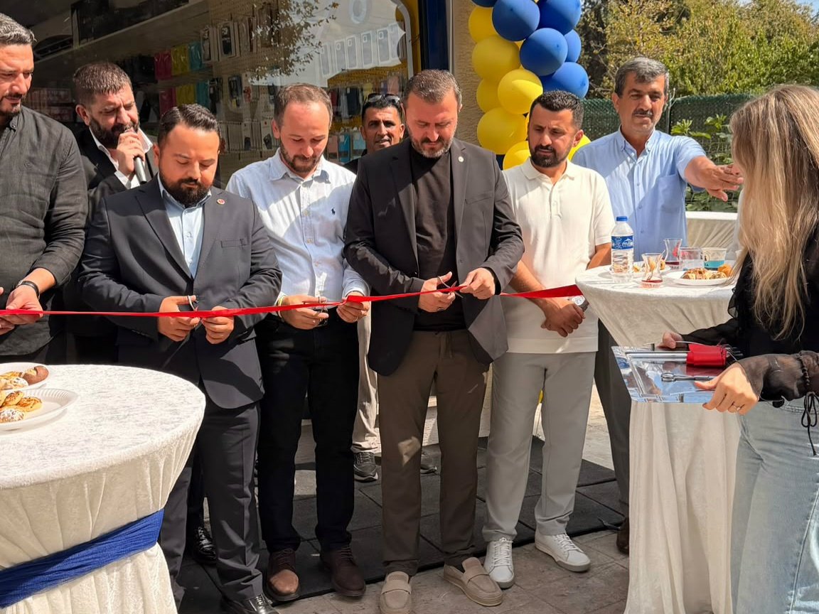 aktuzla's tweet photo. Aydınlı Mahallemizde hizmete giren Turkcell Şubesi’nin açılış programına katıldık.

İşletmenin hayırlı ve bereketli olmasını diliyor, bol ve bereketli kazançlar temenni ediyoruz.

@abdullahozdemir
@serefcolak https://t.co/Vq2qz5mok9