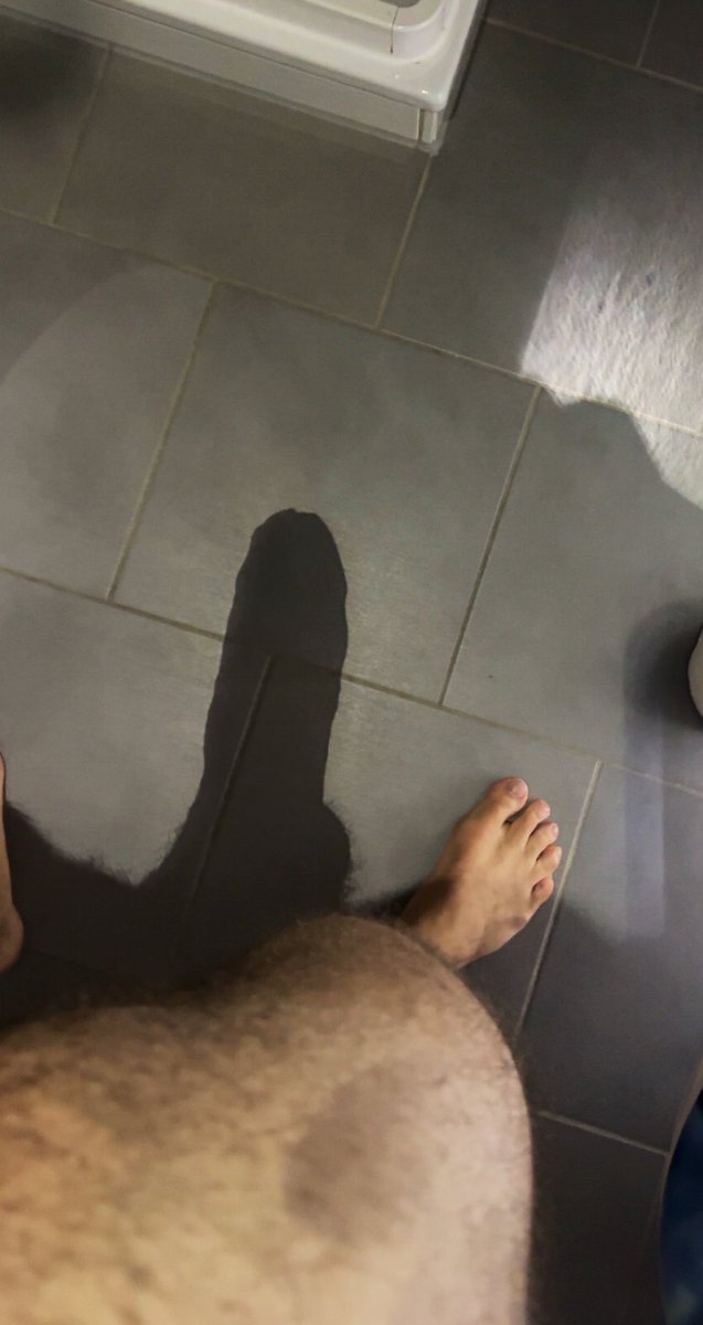thexlboy's tweet photo. Need someone down there on their knees. https://t.co/cJDUlmS2Zb
