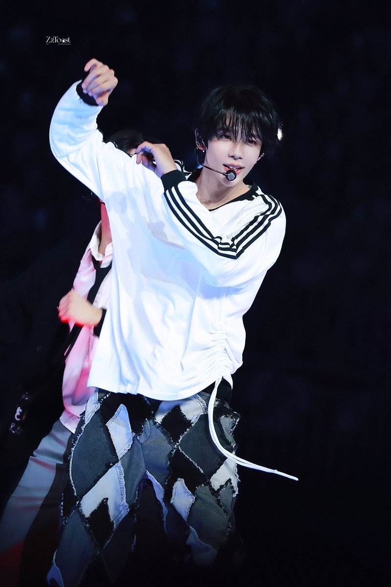 zZToastZz_'s tweet photo. 𝟮𝟲𝟬𝟵𝟭𝟯 
𝟯𝗥𝗗 𝗔𝗡𝗡𝗜𝗩𝗘𝗥𝗦𝗔𝗥𝗬 𝗙𝗔𝗡𝗠𝗘𝗘𝗧𝗜𝗡𝗚
🎉🎸
#SHOTARO #쇼타로 #将太郎 #ショウタロウ
#RIIZE #라이즈 https://t.co/zSOvWN9yPB