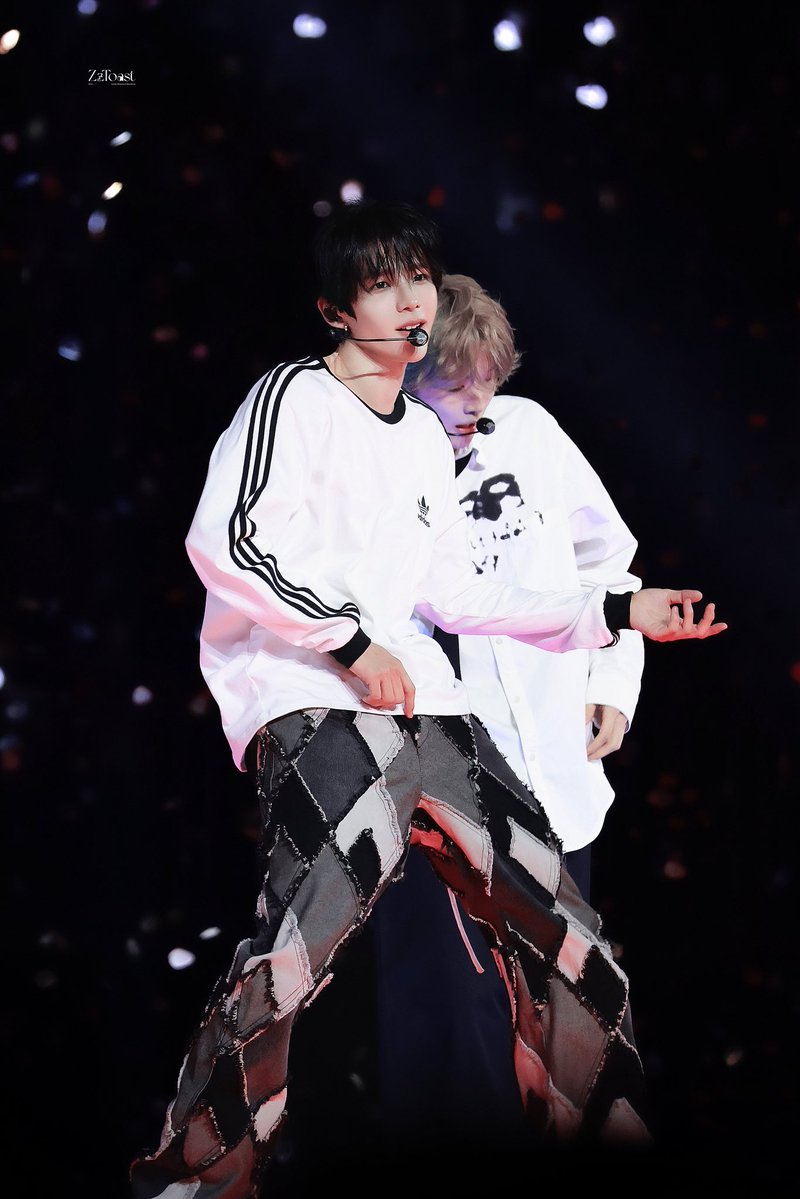 zZToastZz_'s tweet photo. 𝟮𝟲𝟬𝟵𝟭𝟯 
𝟯𝗥𝗗 𝗔𝗡𝗡𝗜𝗩𝗘𝗥𝗦𝗔𝗥𝗬 𝗙𝗔𝗡𝗠𝗘𝗘𝗧𝗜𝗡𝗚
🎉🎸
#SHOTARO #쇼타로 #将太郎 #ショウタロウ
#RIIZE #라이즈 https://t.co/zSOvWN9yPB