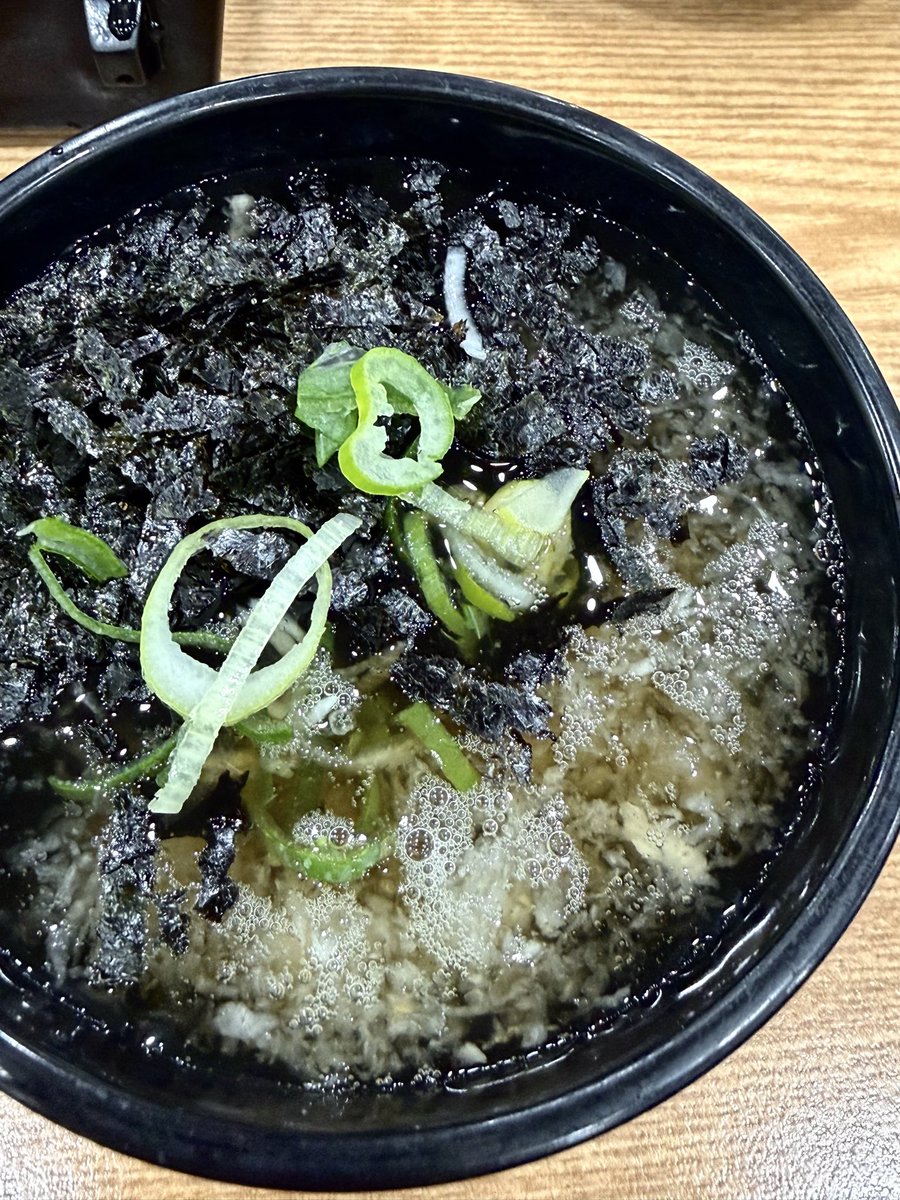 anshu_pmu's tweet photo. 韓国旅行する時、さわやかなそばが食べたいならおすすめです♥
鍾閣駅1番出口の近くの観光地に近い場所に位置しています！ 週末は待ち時間が長めなので、参考にして訪れてみてください☺️
📍 ソウル特別市鍾路区鍾路19 ルメイエール鍾路タウン1 1階
光化門の未進 (광화문 미진) 

#ソウルグルメ
#ソウル맛집
#韓国グルメ
#���国맛집
#韓国旅行
#韓国アートメイク