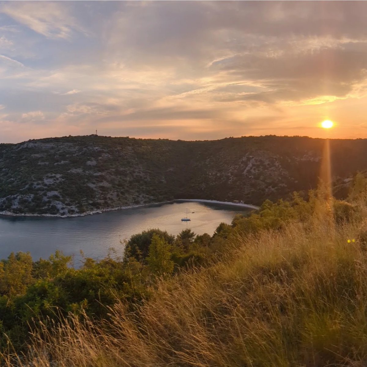 JacqueHerder's tweet photo. Posta de sol a la magnífica platja de Luka. https://t.co/ZbgevovGEK