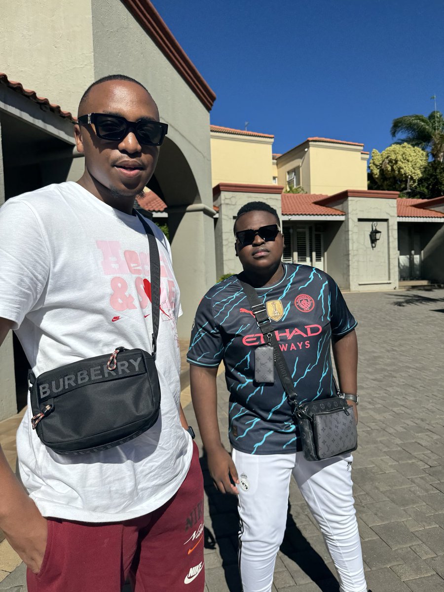 sanelenkosiii's tweet photo. Prince Tshina Tshivhase, known for his flamboyant lifestyle on social media, wants everyone to know he is close friends with Thapelo Molefe, son of alleged underworld kingpin Katiso “KT” Molefe, who is facing 35 charges, including multiple counts of murder & conspiracy to commit murder.
Tshina has been sharing photos at Katiso’s mansion, which was featured at the Madlanga Commission of Inquiry.