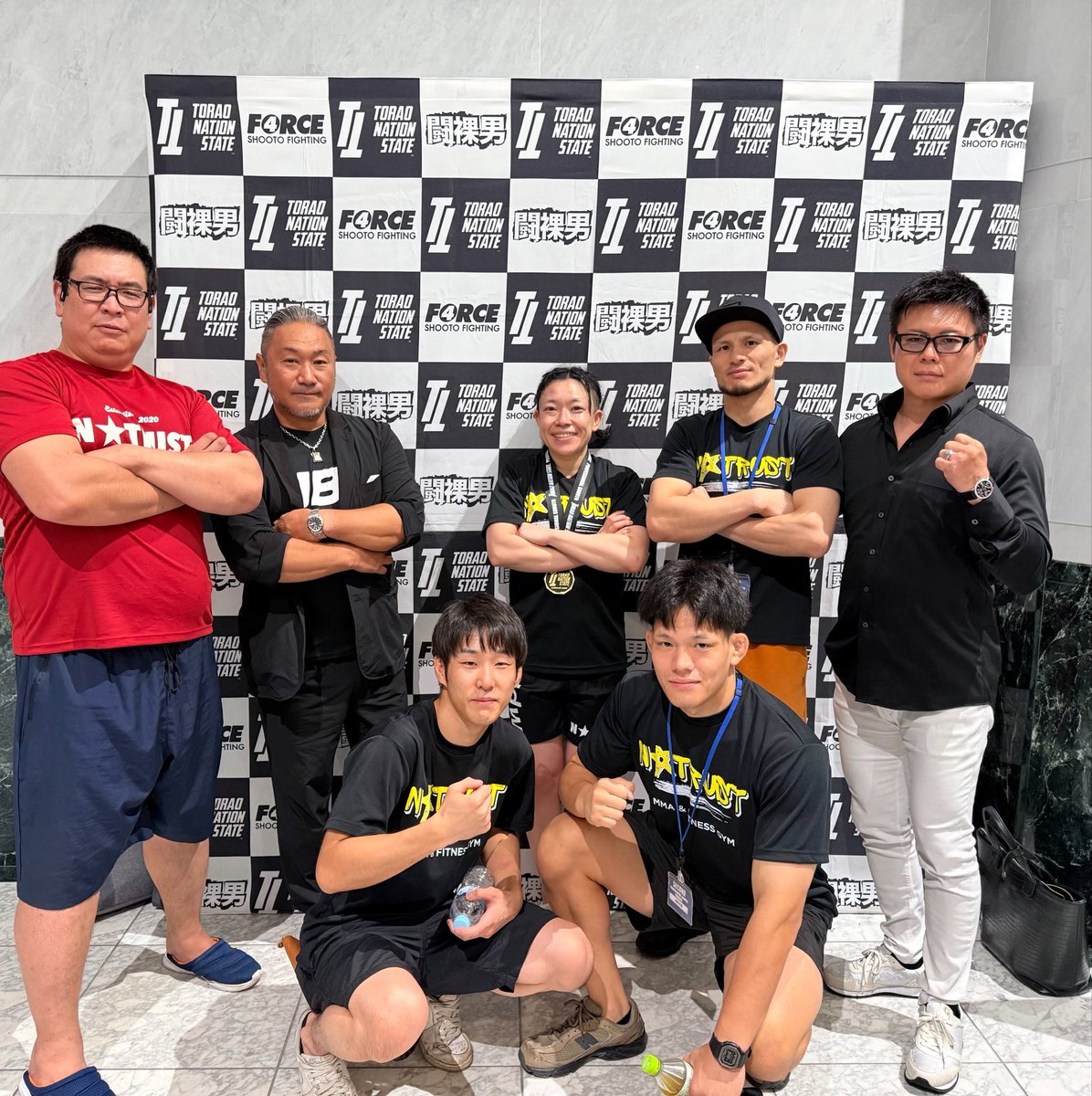 nave_mma's tweet photo. @GLADIATOR_MMA_ 会長、
@Kakihara4649 会長とも修斗岐阜会場でお会いしました！📸✨

私事ですが、9/20に引退試合をして、
11/15に復帰戦が決まりました！笑
　
GLADIATORの
#歴代王者最長記録保持者 に加えて
#引退期間最短記録保持者 にもなりそうです！
（※ホンマに引退しますから！笑） https://t.co/kepWc5KZWY