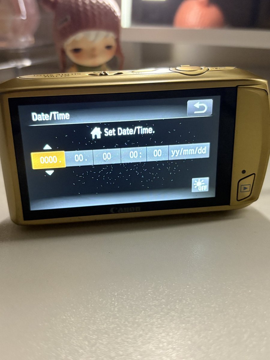 matchaeyah's tweet photo. 𑣲 wts lfb digicam ph

— .☘︎ ݁˖ Canon IXUS 310 HS
- 4,500 PHP
- 12.1 megapixels
- 4.4x zoom lens
issues: small dots on the screen and missing rubber on the battery compartment, as seen in the photos (it does not affect the quality)

inclusions: 
- sd card, battery, charger https://t.co/eD0aasD1z0