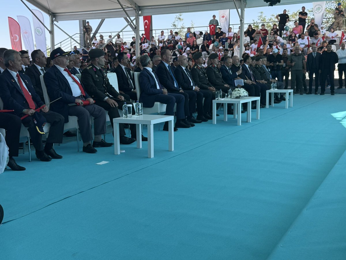 HTurkyilmazOMO's tweet photo. İstiklal ve istikbal mücadelemizin dönüm noktalarından biri olan Sakarya Meydan Muharebesi’nin 105. yıl dönümü dolayısıyla Polatlı Duatepe’de düzenlenen anma programına katıldım.

Bu toprakları bizlere vatan kılan başta Gazi Mustafa Kemal Atatürk ve silah arkadaşları olmak üzere, Millî Mücadele’nin bütün kahramanlarını rahmet, minnet ve saygıyla anıyorum.

Ruhları şad, mekânları cennet olsun. 🇹🇷