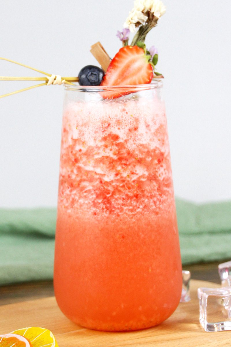adrib306821's tweet photo. [Start your sunny morning with this 5-minute iced peach green tea! Steep green tea, muddle fresh peach slices, add ice u0026 a splash of honey. Refreshing and way better than store-bought! ]， https://t.co/AzbU8aTV2p