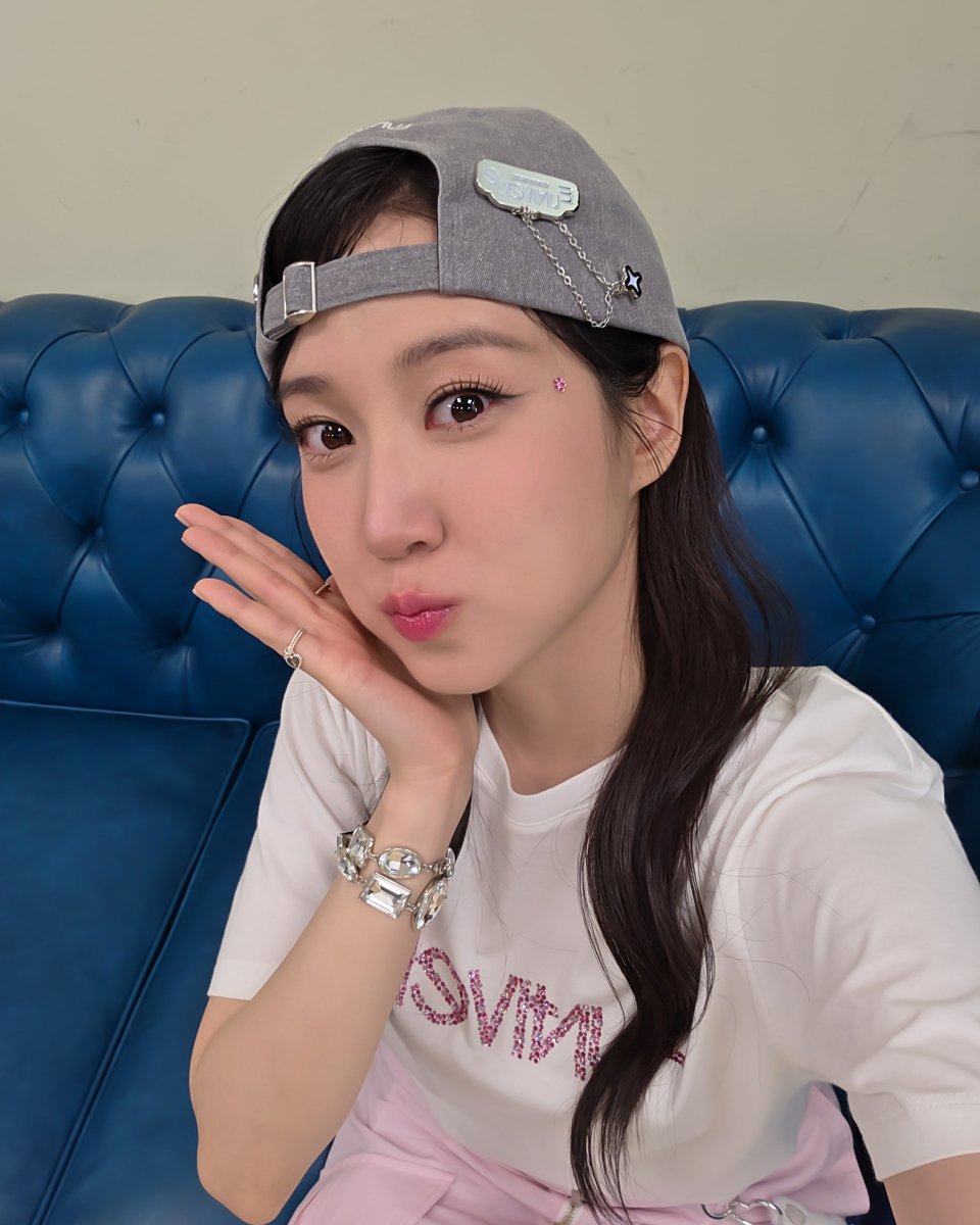 parkeunbinstaff's tweet photo. [📸] EUNBIN NOTE: EUN-iverse in Taipei

언제나 빙고 길을 비춰주는
은빈🩷
언제나 은빈 길을 비춰주는
빙고💚

#박은빈 #은빈노트_EUNiverse #PARKEUNBIN #EUNBINNOTE_EUNiverse https://t.co/KLeyRAf47i