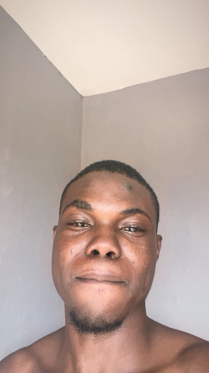 adewaledeyforu's tweet photo. Mood after listening to No Competition by Iceking Ochacho.

That song is so emotional, it hits different.😭😭❤️❤️ https://t.co/457HAc0rCz