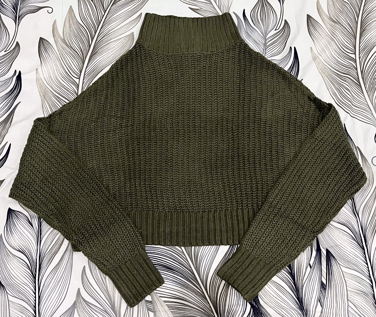 yourvisionn's tweet photo. ✿ h&amp;m knit turtleneck sweater ✿

⤷ size xs
⤷ ld strecth to 150 cm
⤷ pb 45 cm
⤷ warna dark army https://t.co/9VO0goepee