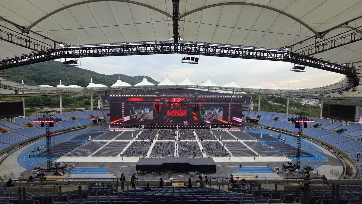 id_231129's tweet photo. 2026 PLAVE World Tour ［KEEP IT MANIC］ in Incheon
2026.09.12-2026.09.13
인천문학경기장 주경기장 https://t.co/N4s7TVaNiB
