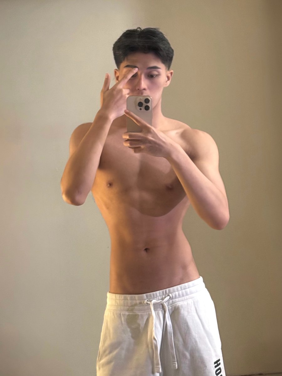 TheMisterCrown's tweet photo. Jay Seong Mister Taguig Manila, Filipinas 2026 🇵🇭 https://t.co/Y6vNCtssla