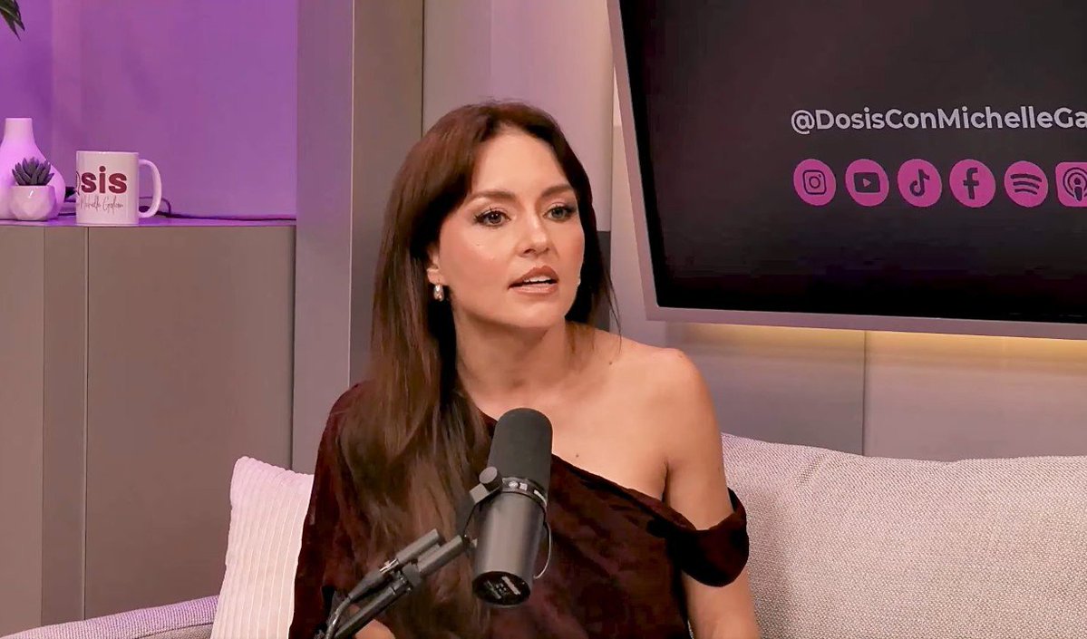 angeliqueboyerl's tweet photo. Angelique Boyer reflete sobre a competição feminina na indústria:

“Desde bem pequenininha, minha mãe me disse: a maior competição que você tem é com o espelho, e, se você vir algo bonito em outra mulher, aplauda, porque sempre existe um efeito bumerangue energético na vida.” https://t.co/eAaWGcWZt9