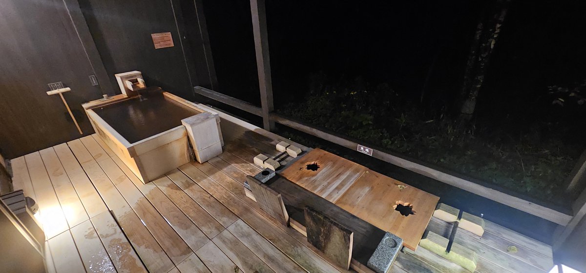 LuncE9's tweet photo. 部屋に付いてる風呂
大自然すぎる https://t.co/yn4gTR6jjq