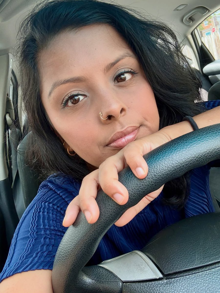 JennyLetsovlej's tweet photo. Pretty face, pretty view, questionable intentions. https://t.co/eip18JoTln