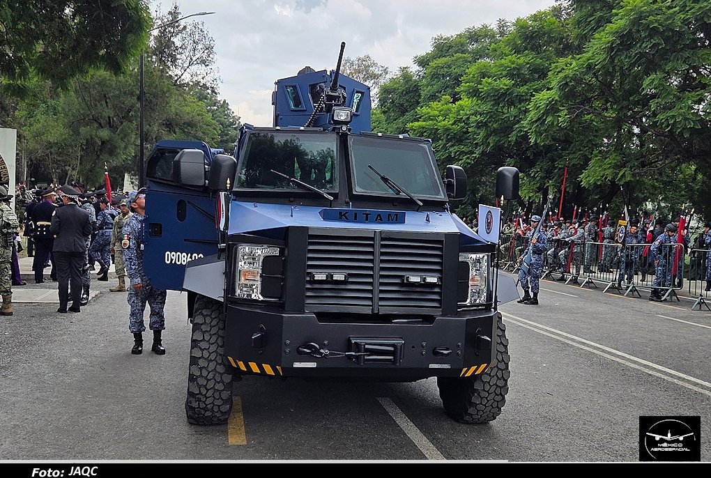 maeroespacial's tweet photo. Vehiculo Tactico Blindado Kitam hecho en Mexico, presentado en Esquema de la Fuerza Aérea Mexicana, durante la revista a la columna que participará el próximo 16 de septiembre en el Desfile Militar https://t.co/OEbTLuIvom