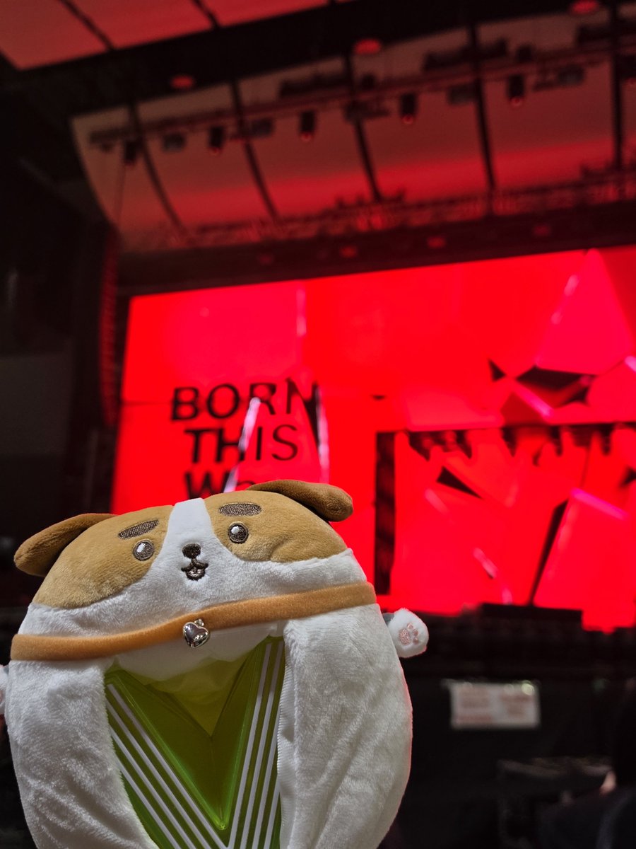 0jun88jun0's tweet photo. 내일도 하자 콘서트..... https://t.co/o82b4FH2Aq