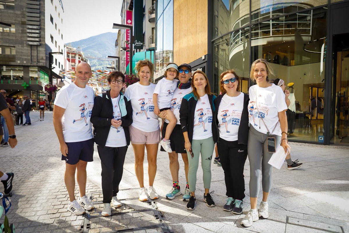 comuee's tweet photo. 💜 Avui s’ha celebrat la 14a Cursa de la Dona, organitzada per l’ADA Andorra, amb la participació de 600 persones. 

🎽 La cònsol major, Rosa Gili, ha donat  el tret de sortida a aquesta jornada.

👏 Una nova edició marcada per la participació i el compromís amb l’esport. https://t.co/1VdfxbSN9F