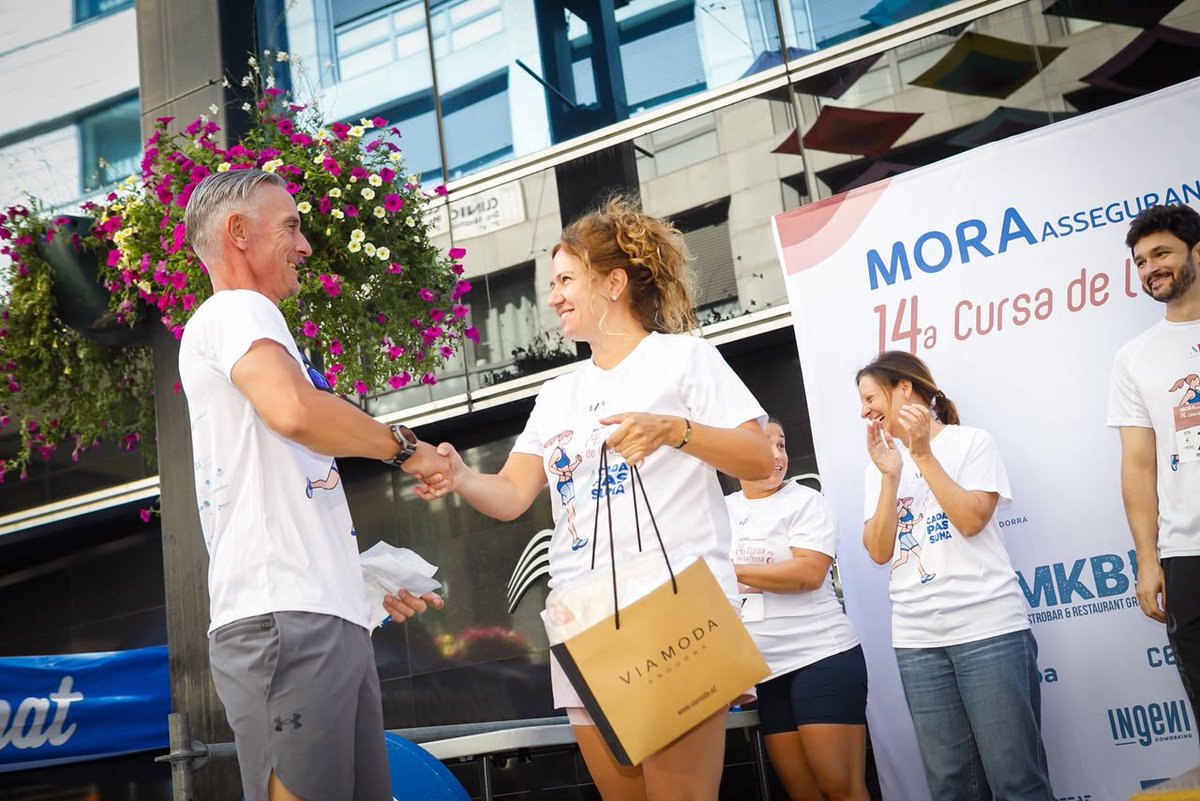 comuee's tweet photo. 💜 Avui s’ha celebrat la 14a Cursa de la Dona, organitzada per l’ADA Andorra, amb la participació de 600 persones. 

🎽 La cònsol major, Rosa Gili, ha donat  el tret de sortida a aquesta jornada.

👏 Una nova edició marcada per la participació i el compromís amb l’esport. https://t.co/1VdfxbSN9F