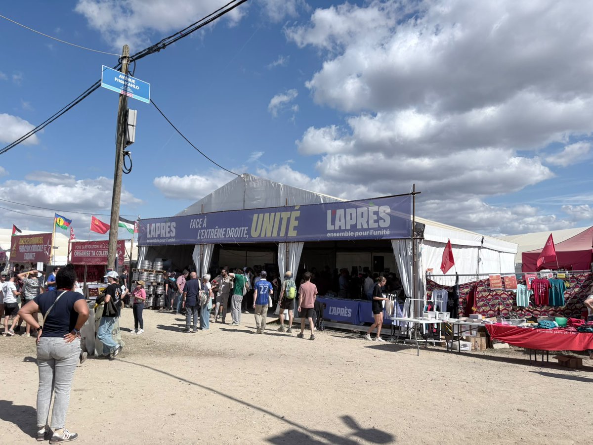 lapres06's tweet photo. De retour de la #FeteDeLHumanite !
L'APRES y avait un stand et a organise des débats de qualité.Face à l'extrême droite, l'unité, la solidarité et l'éducation populaire restent nos meilleures armes.
L'APRÈS lancera prochainement une campagne nationale en ce sens.
✊🌻 #LAPRES https://t.co/g3TEAFvtmf